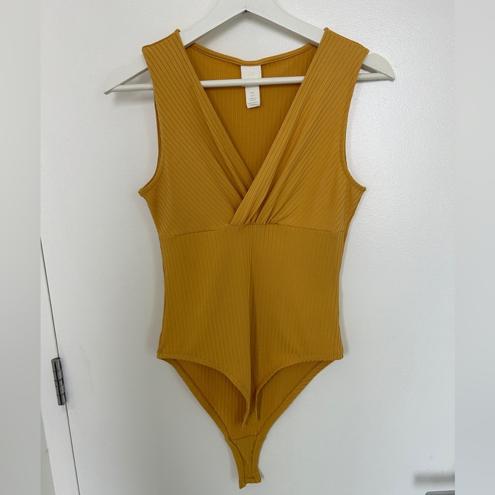 H&M Women’s Yellow Bodysuit S – Plunging V‑Neck, Bold Color, Chic & Versatile